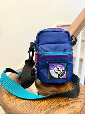 Samsonite World Sport Purple Crossbody Pouch with Teal Accent Strap VTG